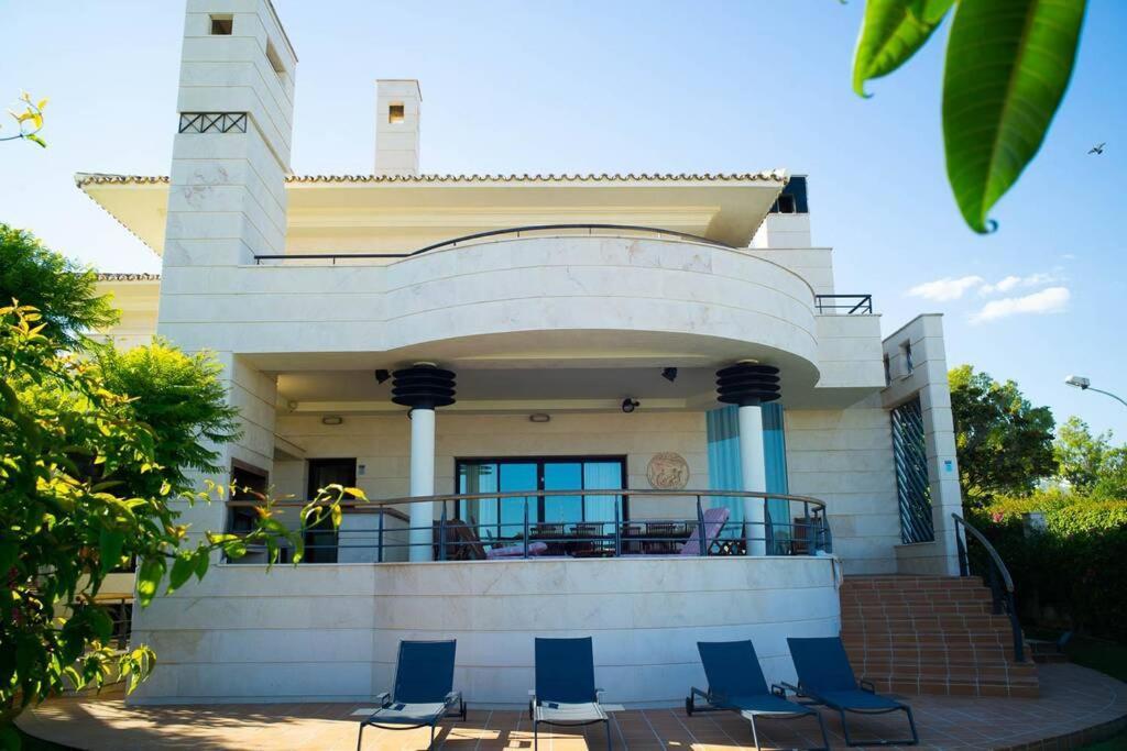 Beachside Villa In Puerto Marina, Benalmadena Bagian luar foto